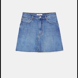 THE MINI SKIRT in Kent blue